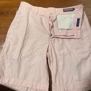 Like New Vineyard Vines shorts Size 32